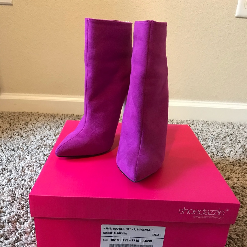 Verna Stiletto Ankle Bootie. Size 9.